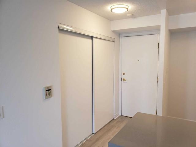 327 - 25 Kingsbridge Garden Circ