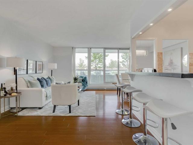 110 - 44 Longbourne Dr