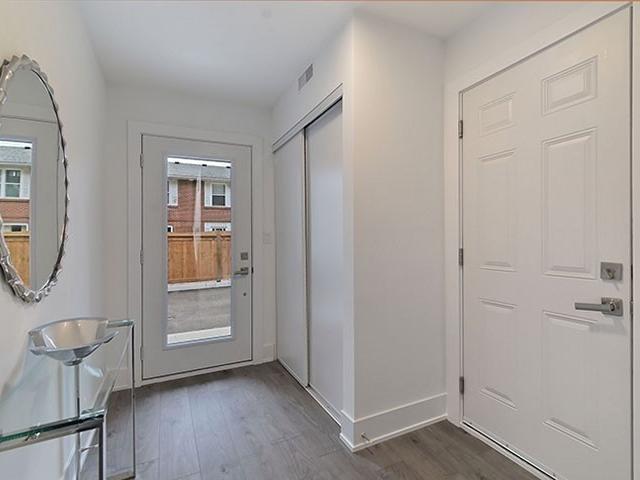 4 - 5451 Lakeshore Rd