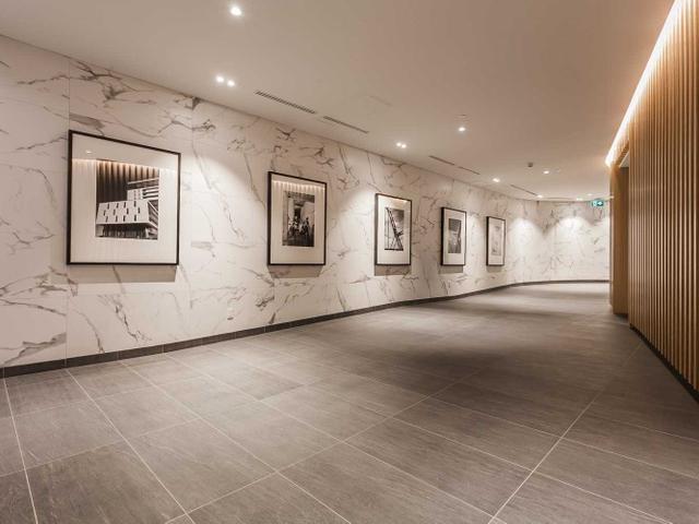 422 - 160 Flemington Rd