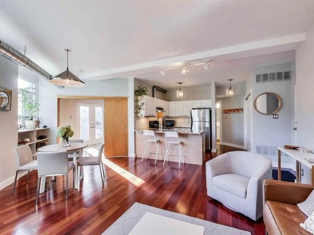 39 - 371 Wallace Ave