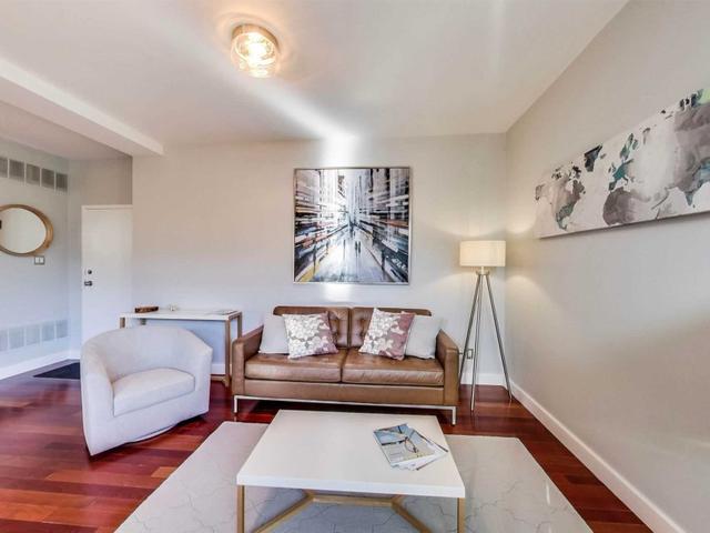 39 - 371 Wallace Ave