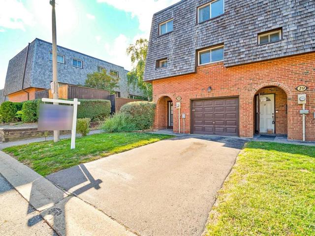 44 - 20 Briar Path Crt