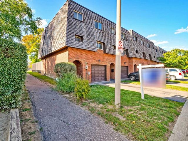 44 - 20 Briar Path Crt