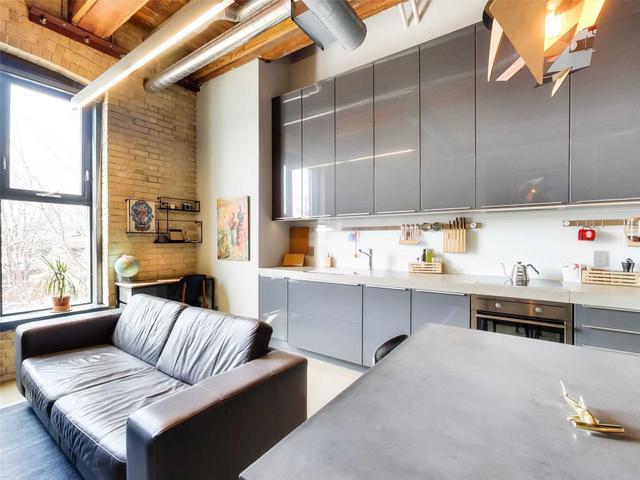 208 - 363 Sorauren Ave