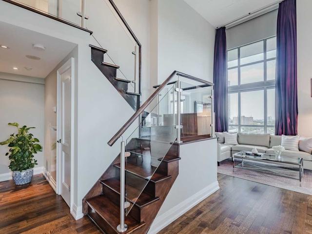 #806 - 2 Fieldway Rd