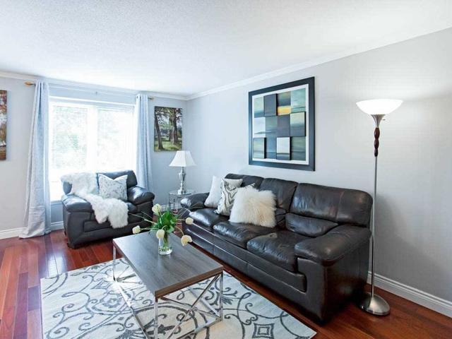 5247 Broughton Cres N