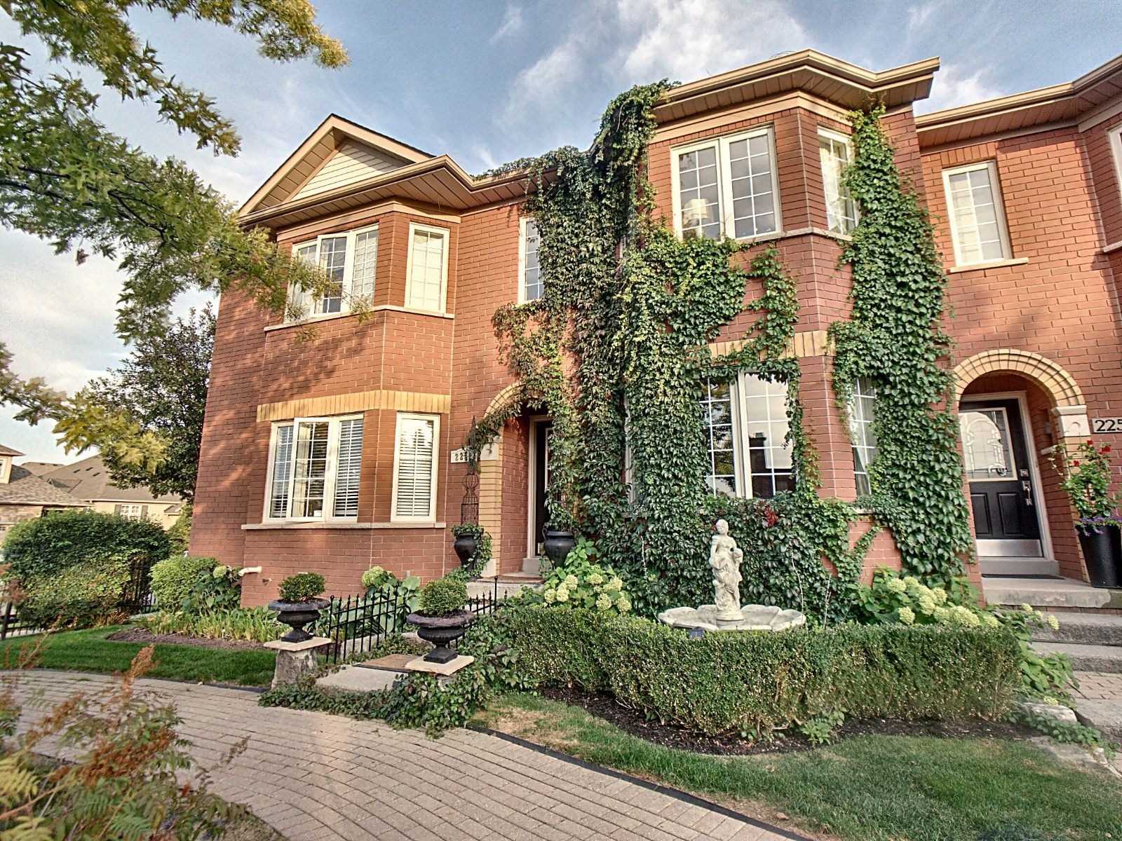 2252 Westoak Trails Blvd, Oakville Sold, W4929780 Condos.ca