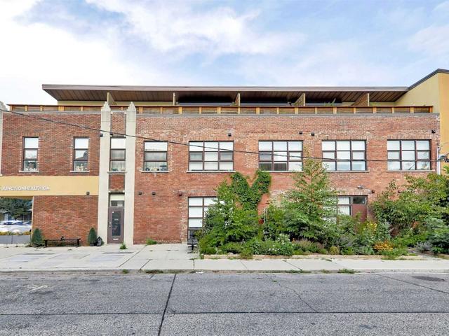 206 - 235 Medland St