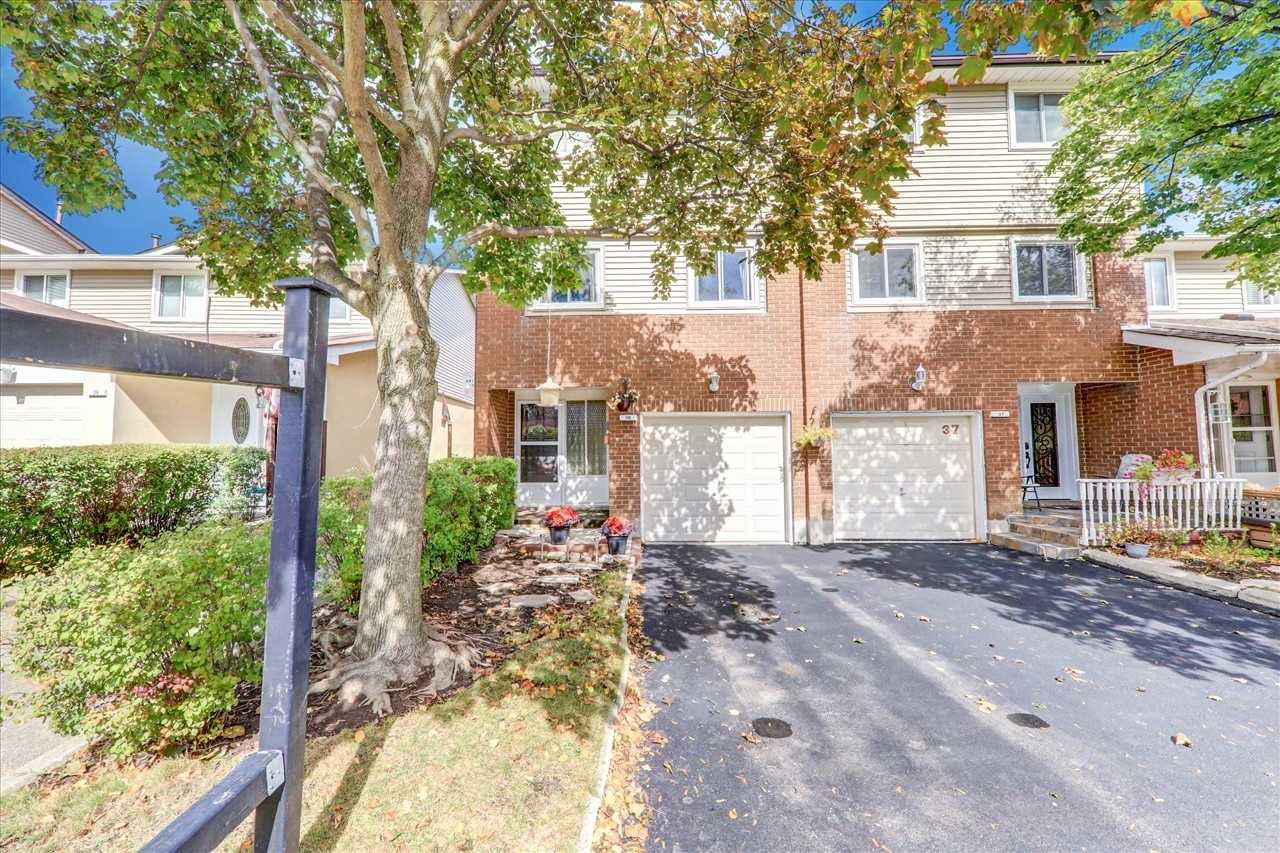 38 38 Carisbrooke Crt, Brampton Sold, W4938154 Condos.ca