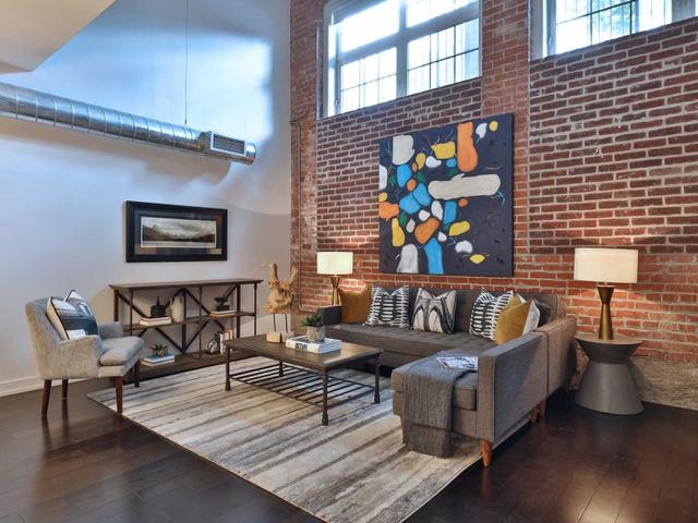 A15 - 1100 Lansdowne Ave