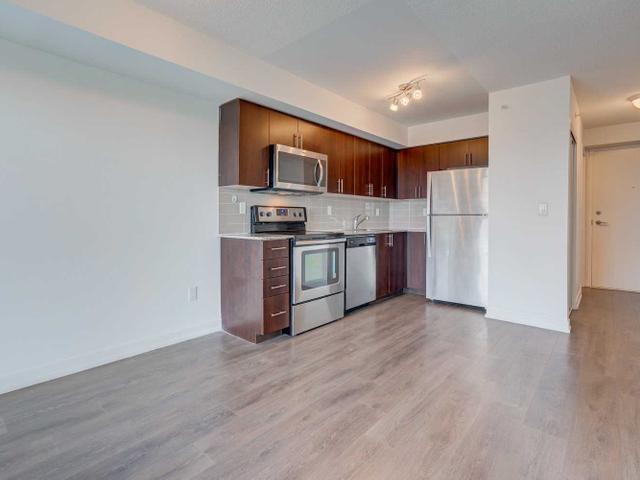 2005 - 1420 Dupont St