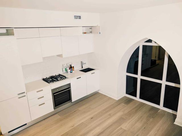 C207 - 243 Perth Ave