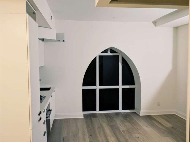 C207 - 243 Perth Ave