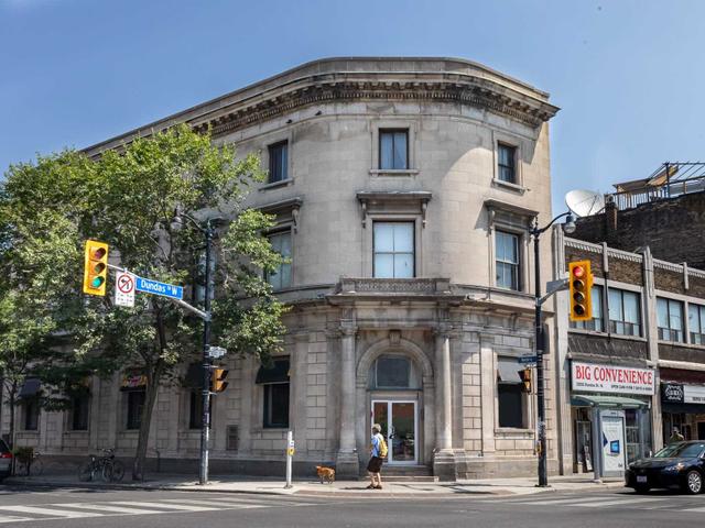 3rd Lvl - 2854 Dundas St W