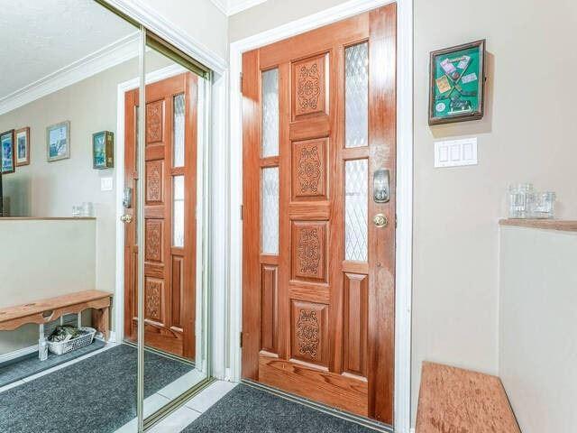 10 Crestview Ave