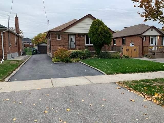 100 Edgecroft (Main Flr) Dr