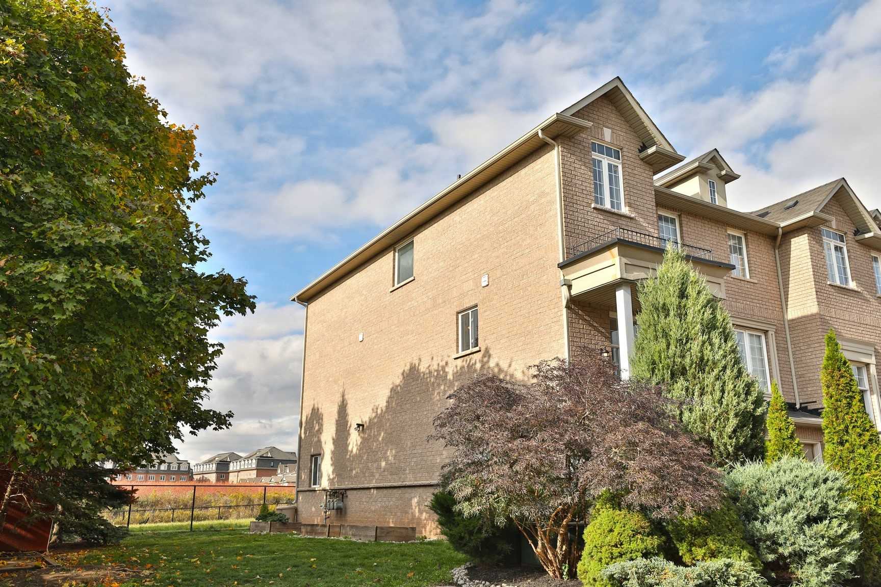 37 2280 Baronwood Dr, Oakville Sold, W4966191 Condos.ca