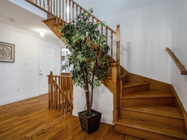 32 Topiary Lane