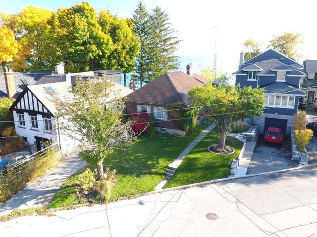7 Lake Shore Dr