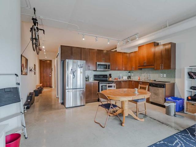 1011 - 2 Fieldway Rd