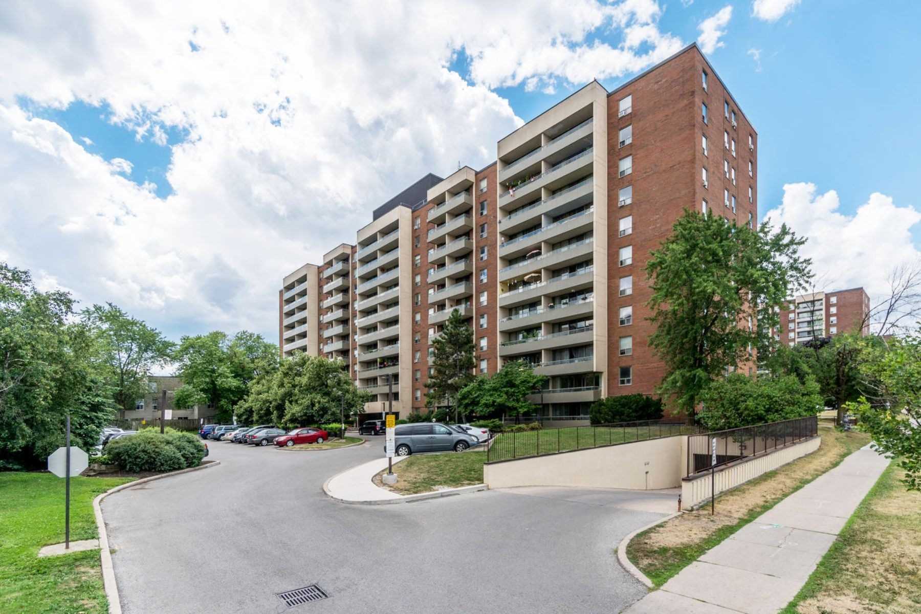904 19 Four Winds Dr, North York Sold, W4980409 Condos.ca