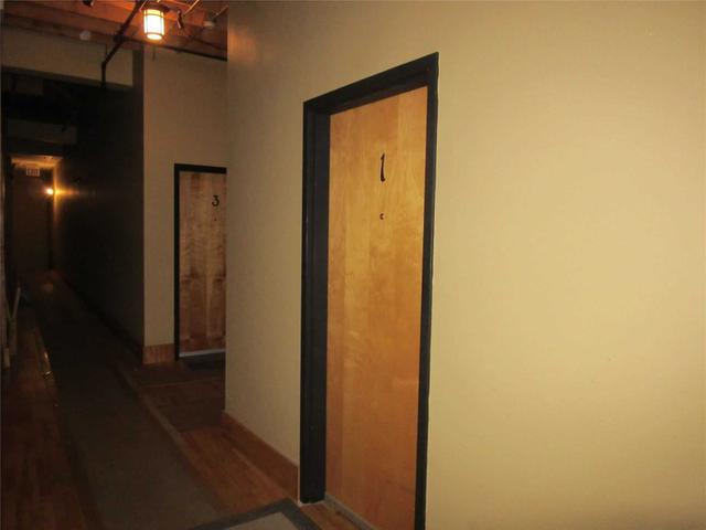 1 - 1042A Bloor St W