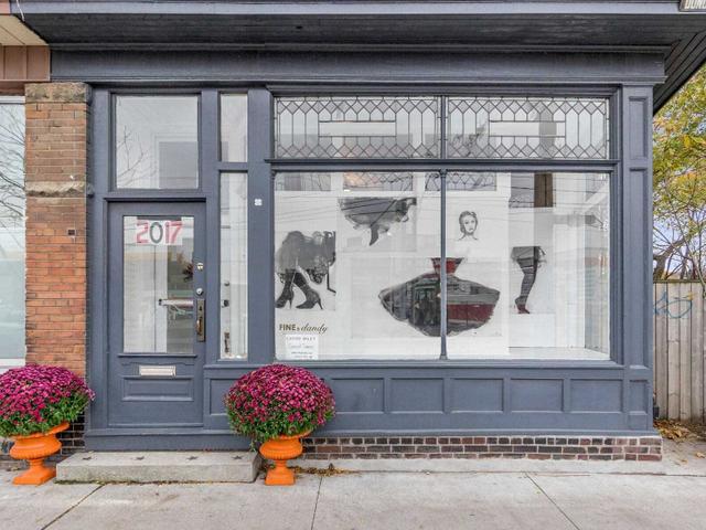 2017 Dundas St W