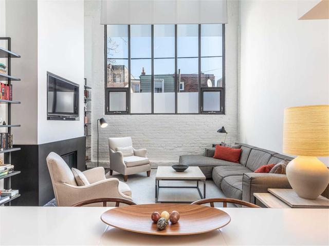 TH9 - 50 Bartlett Ave