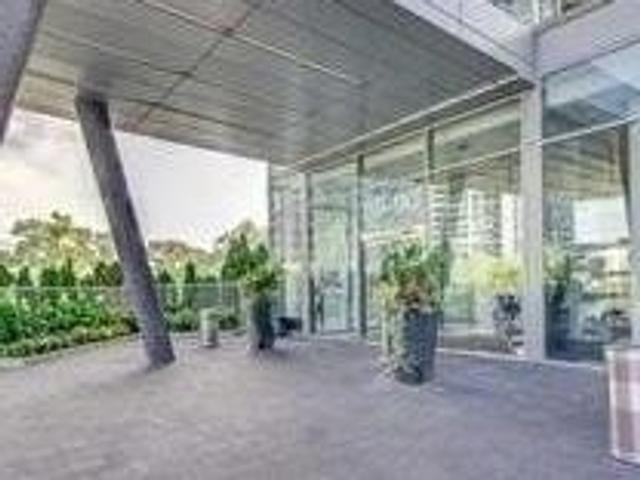 2003 - 90 Park Lawn Rd