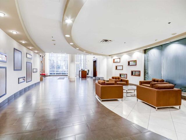 1611 - 70 Absolute Ave