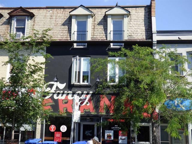 201 - 940 Bloor St W