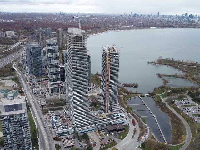 2718 - 30 Shore Breeze Dr