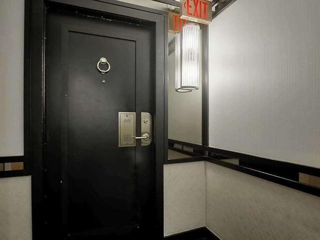 911 - 2045 Lake Shore Blvd