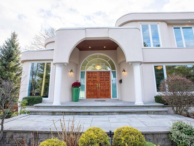 392 Country Club Cres