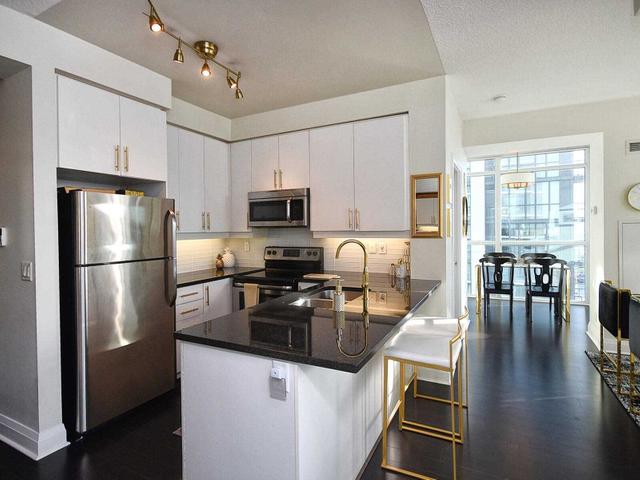 1004 - 1185 The Queensway Blvd