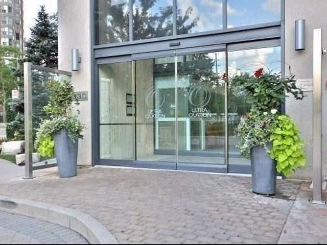 705 - 330 Burnhamthorpe Rd