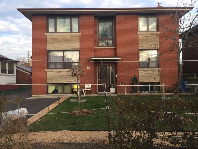 149 Treeview (Lower Lvl) Dr