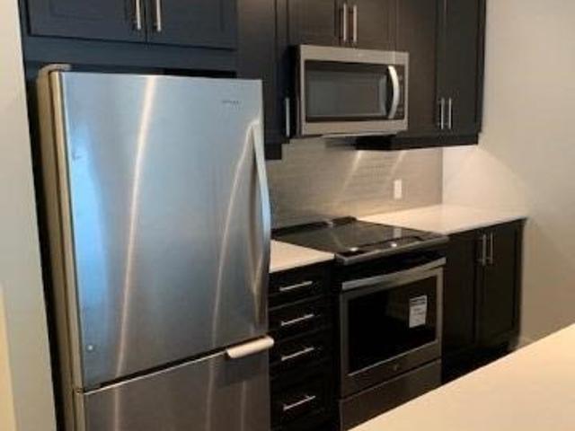 TH16 - 4055 Parkside Village Dr