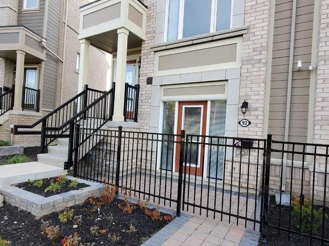 92 - 1 Beckenrose Crt