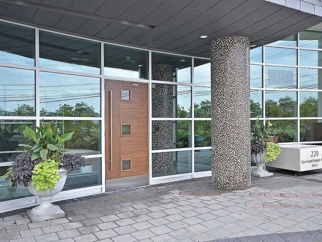 2202 - 220 Burnhamthorpe Rd W