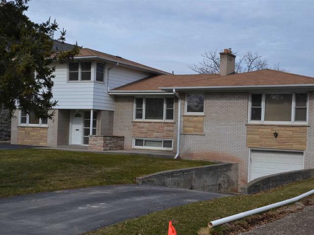 247 Tweedsdale Cres S