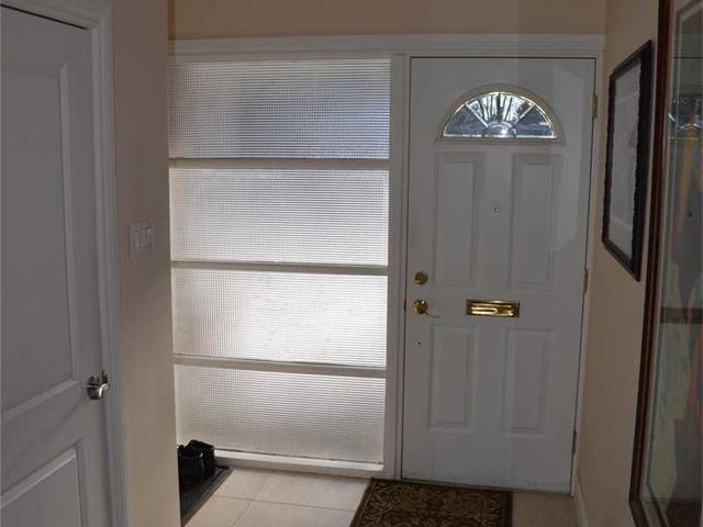 247 Tweedsdale Cres S