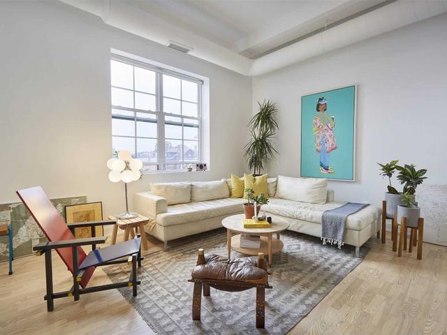 305 - 152 Annette St