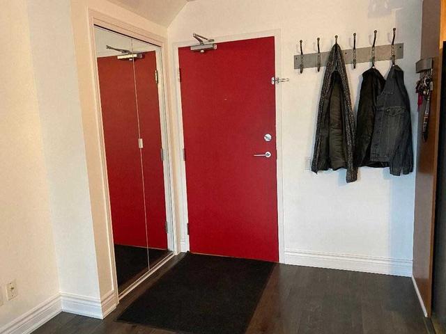 106 - 1040 The Queensway Ave