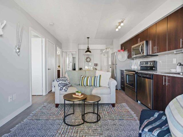 916 - 1420 Dupont St