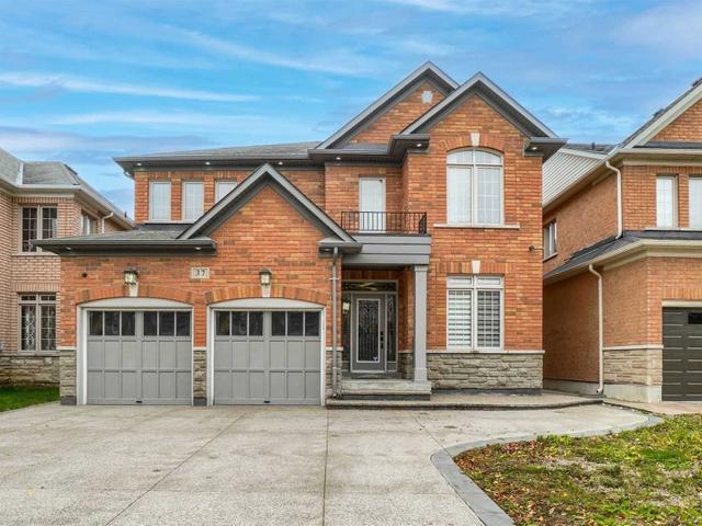 37 Belleville Dr