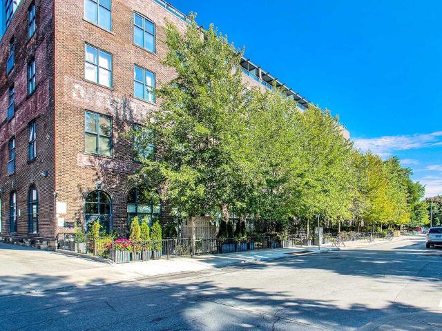 312 - 363 Sorauren Ave