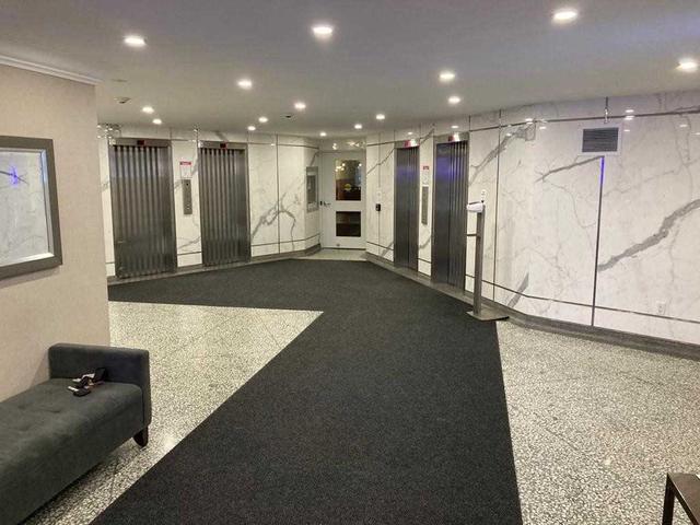 211 - 451 The West Mall