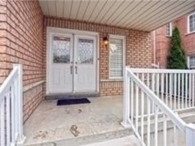 74 Farthingale Cres